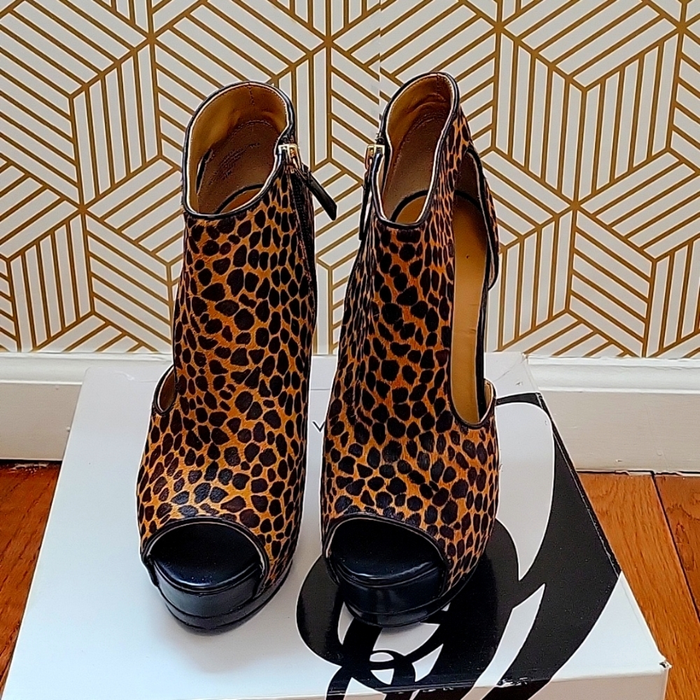 We are going to call these.. "Where we going" heels 😆